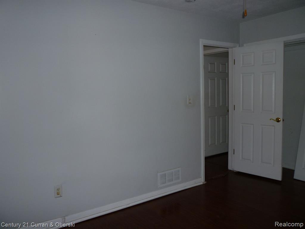 3986 WESTPOINT Street, Dearborn Heights, MI 48125 — Photo 13