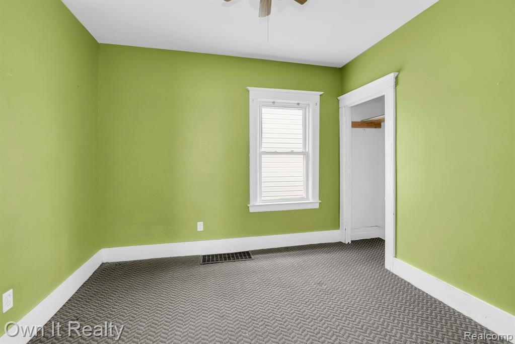 9369 McDougall Street, Hamtramck, MI 48212 — Photo 13