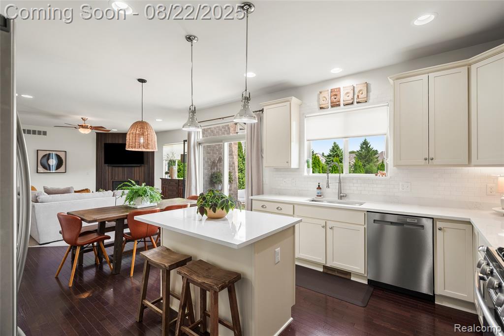 637 Edinburgh Circle, Highland, MI — Photo 17
