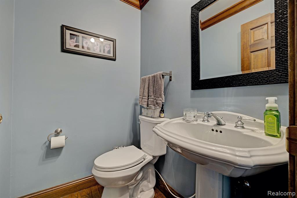 900 ROLLING PINES Drive, Ortonville, MI 48462 — Photo 12