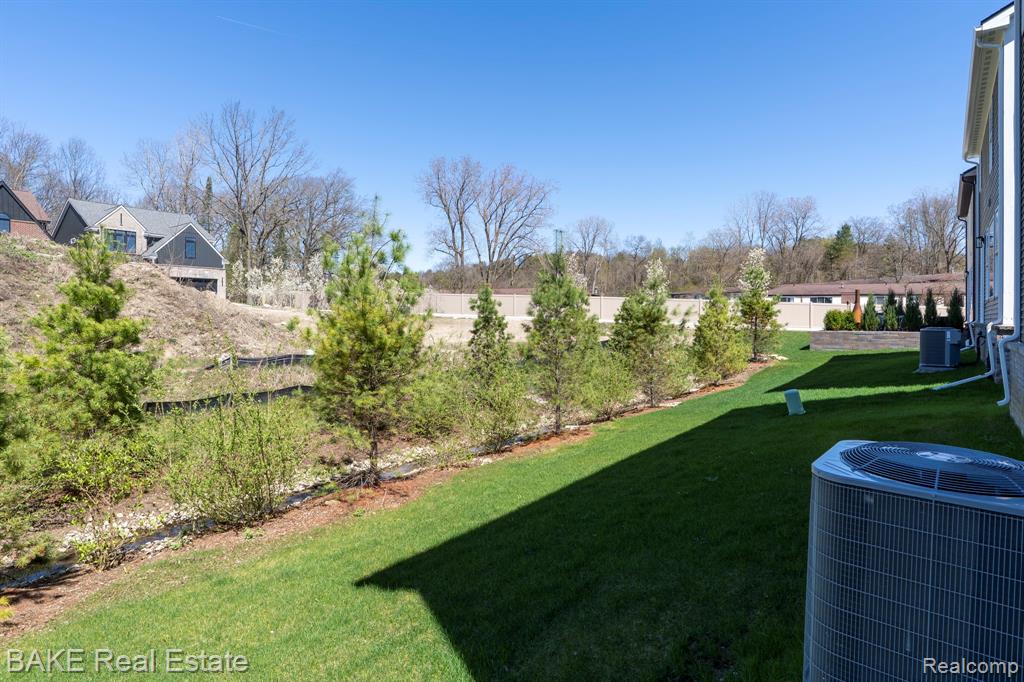 205 Mountain View Lane, Milford, MI 48381 — Photo 43