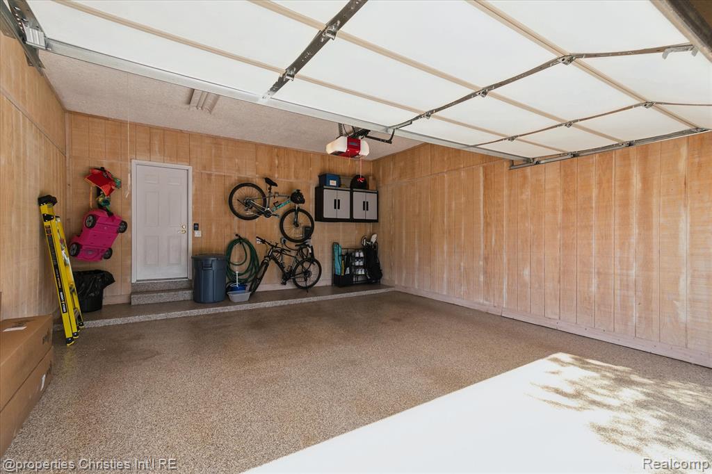 39510 Edgewater Drive, 100, Northville, MI 48168 — Photo 40