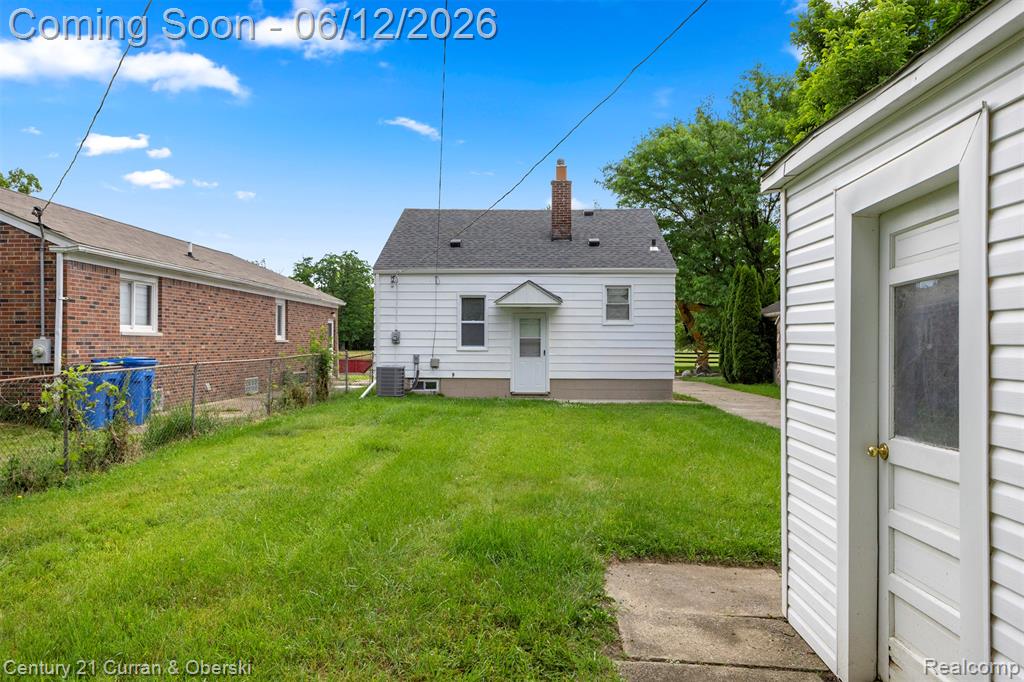 6719 Parkland Street, Dearborn Heights, MI 48127 — Photo 31
