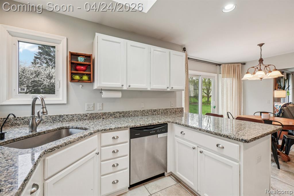 5819 Valley Drive, Clarkston, MI 48348 — Photo 6