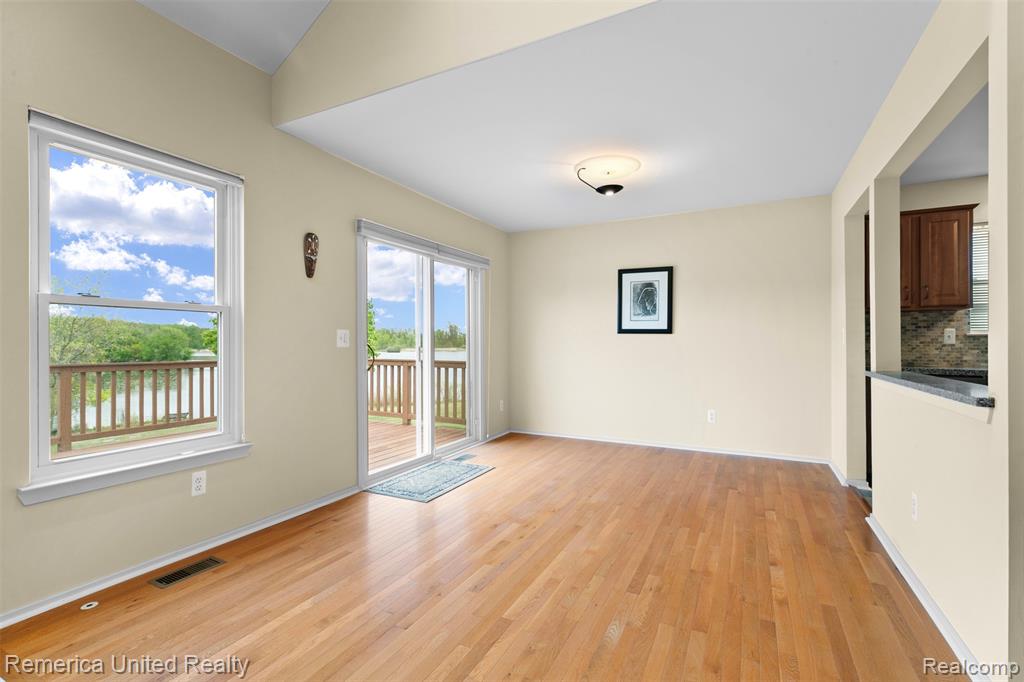 450 Berry Lake Drive, Commerce Twp, MI 48390 — Photo 8