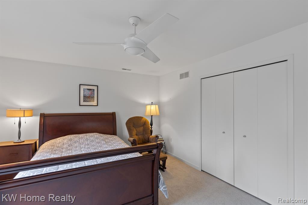4958 COUNTRYSIDE Drive, West Bloomfield, MI 48323 — Photo 31