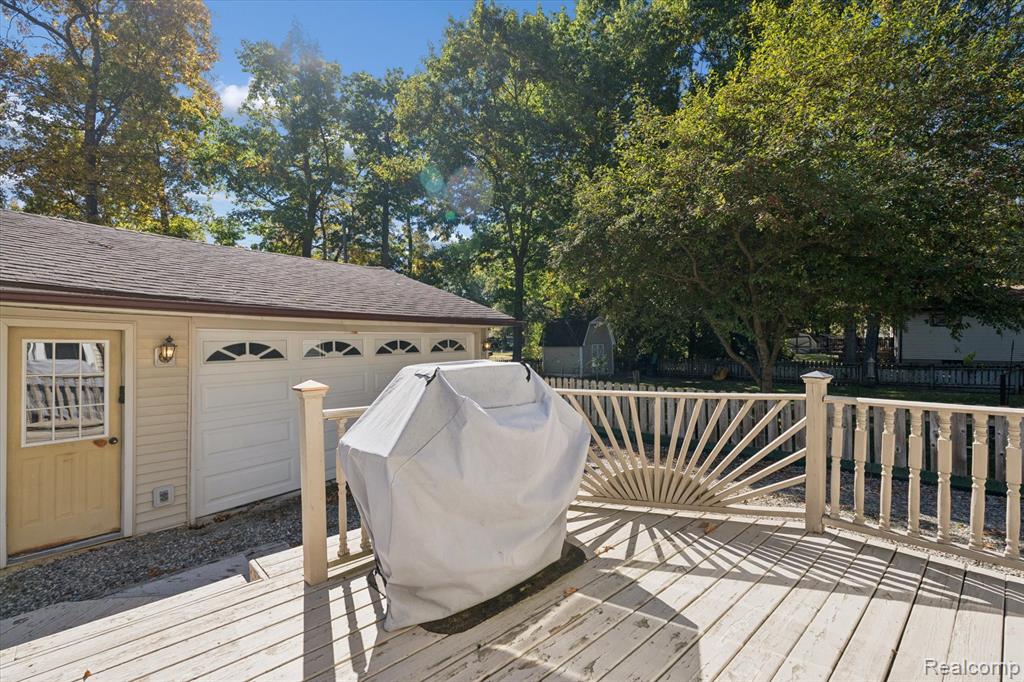 1560 Odette, Hartland, MI 48353 — Photo 28