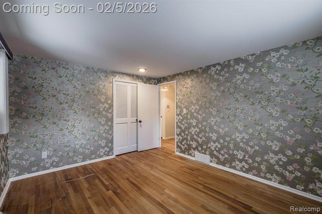 21123 Laurelwood Street, Farmington, MI 48336 — Photo 20
