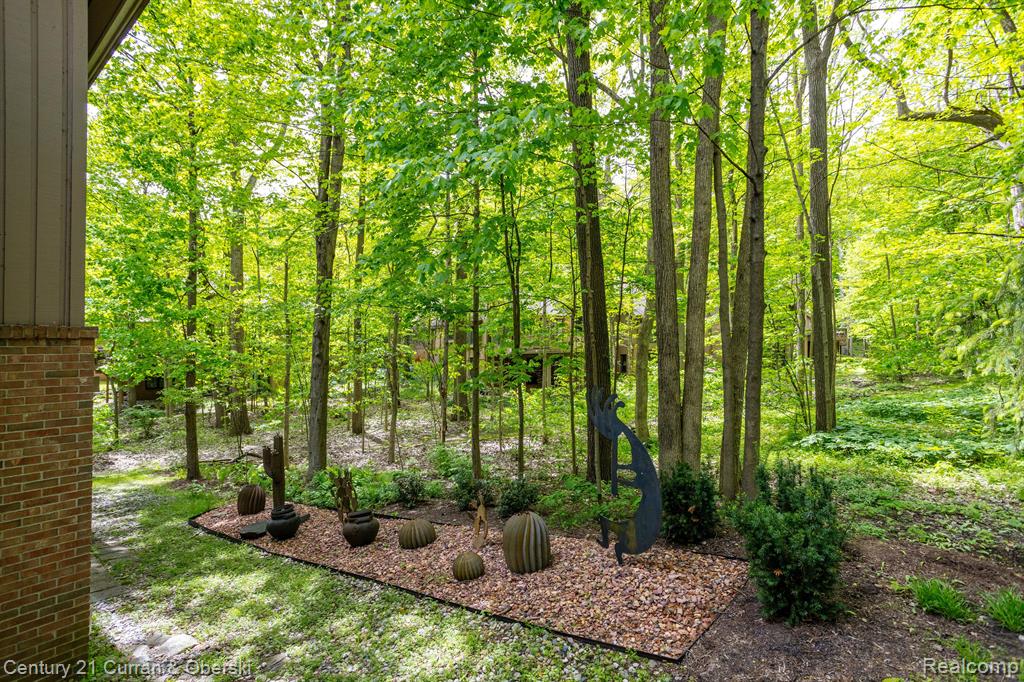 46515 Arboretum Circle, Plymouth, MI 48170 — Photo 40
