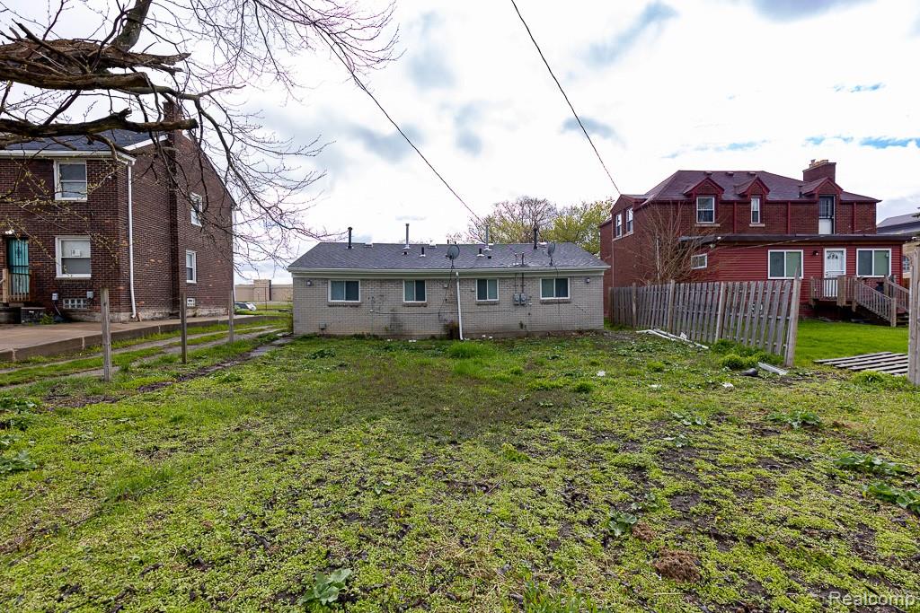 564 Marquette Drive, Detroit, MI 48214 — Photo 29