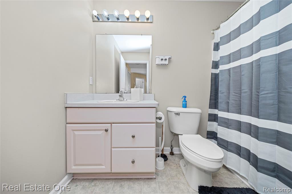 167 S Vista Drive, Auburn Hills, MI 48326 — Photo 22