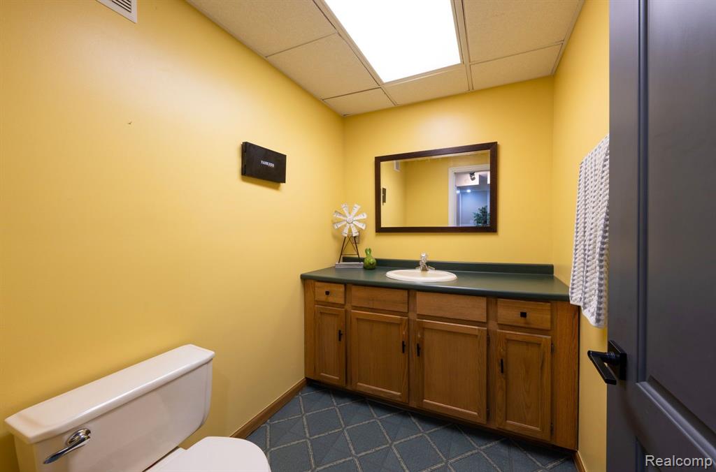950 Hidden Valley Drive, Lake Orion, MI 48362 — Photo 44