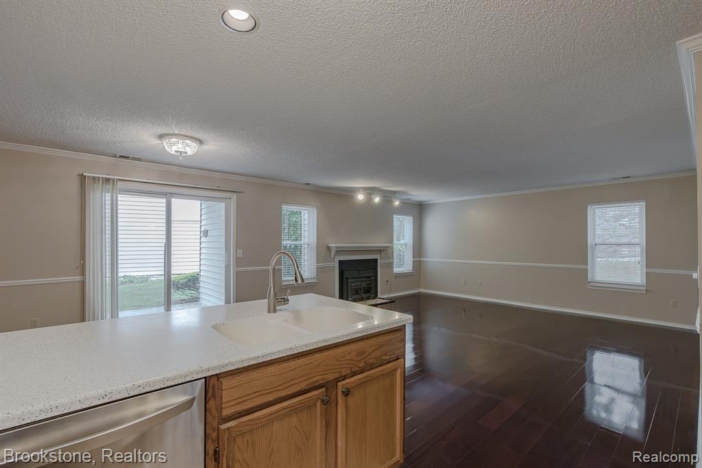 5078 Harbor Oak Drive, 40, Waterford, MI 48329 — Photo 13