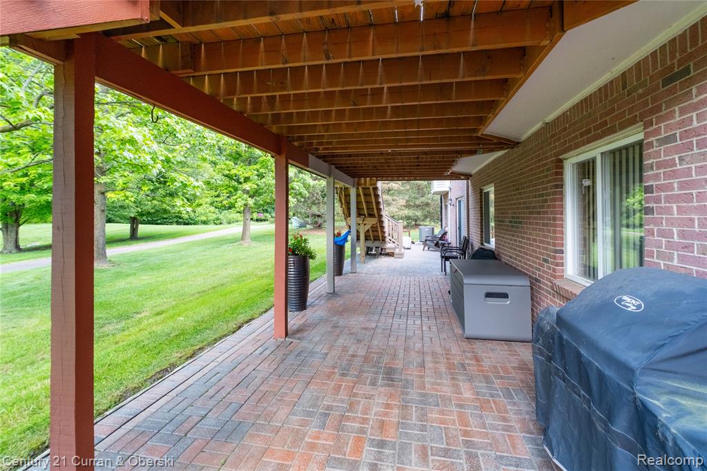 49468 N Glacier, Northville, MI 48168 — Photo 43