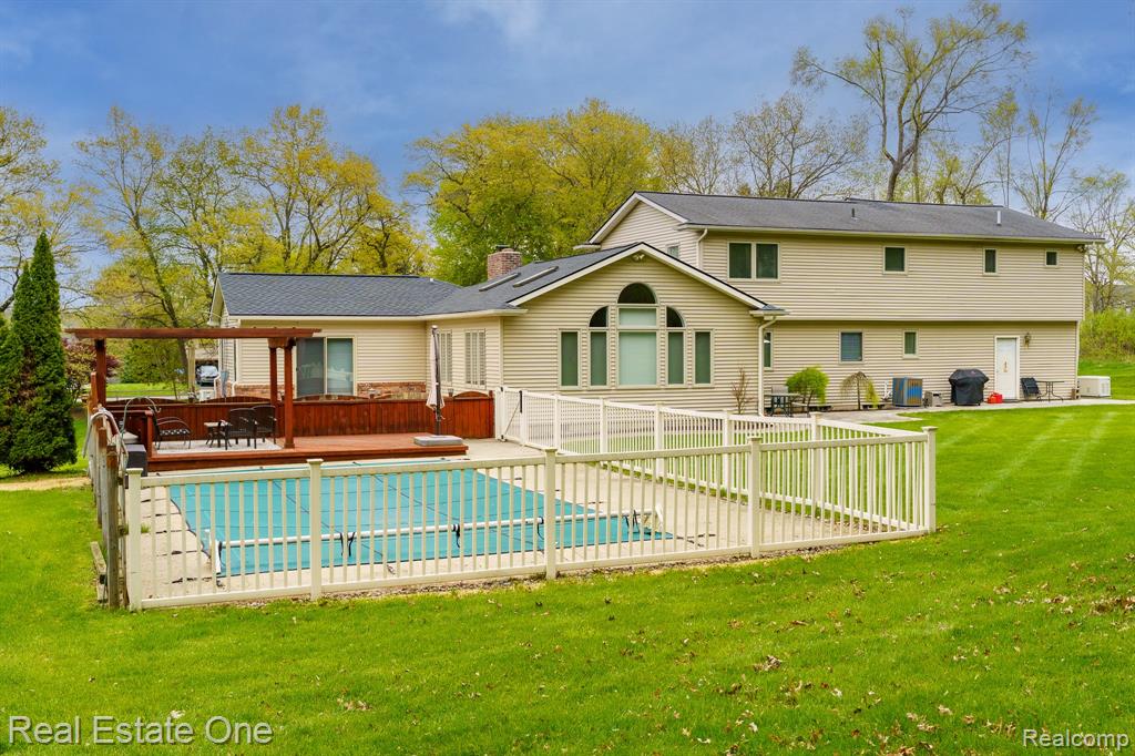 9243 Sherwood Drive, Davisburg, MI 48350 — Photo 47