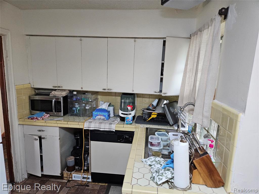 4645 Chatsworth Street, Detroit, MI 48224 — Photo 5