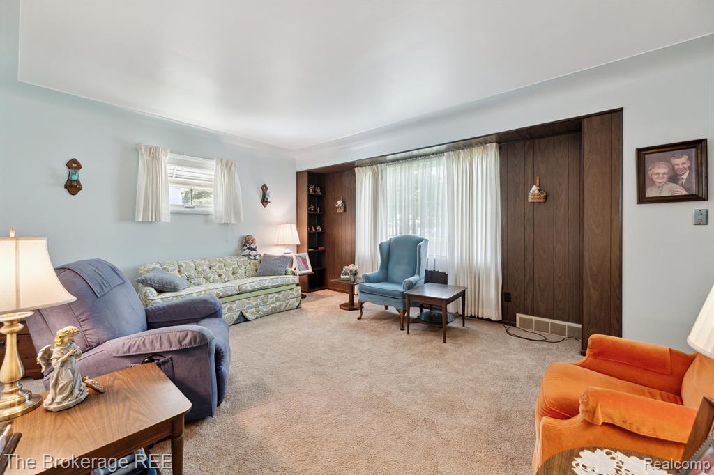 812 E Atherton Road, Flint, MI 48507 — Photo 5