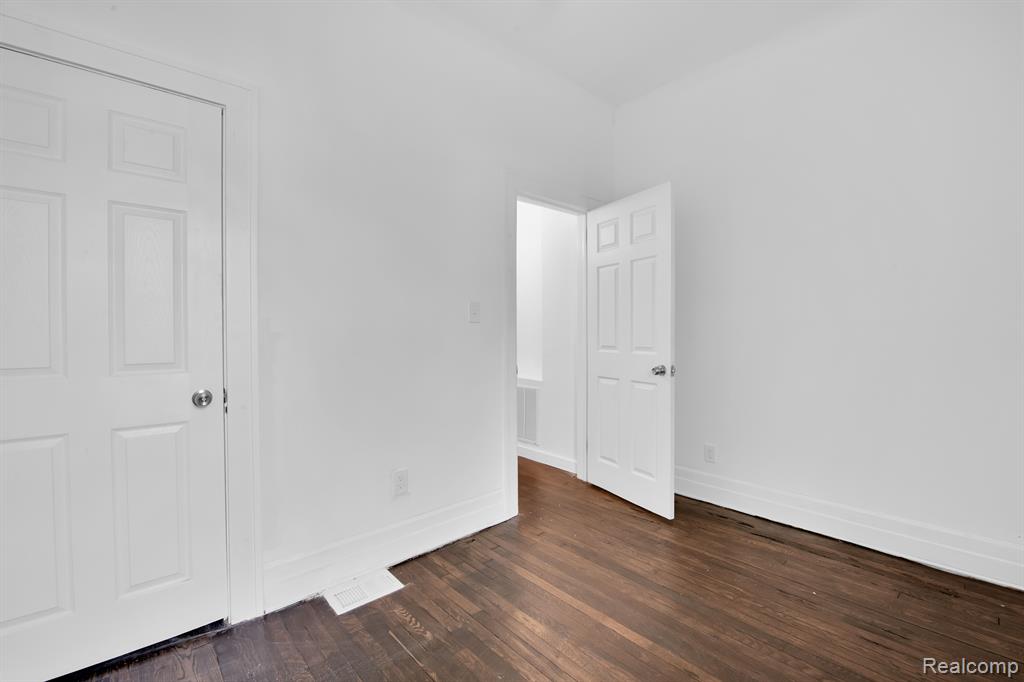 824 PHILIP Street, Detroit, MI 48215 — Photo 22