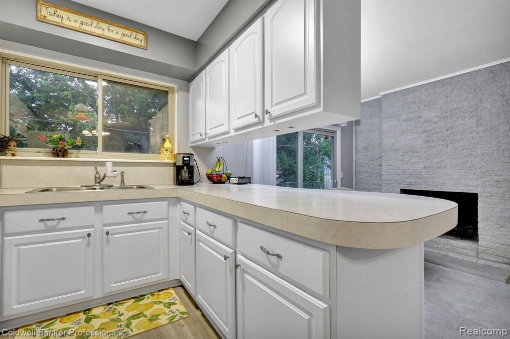 5158 SPINNING WHEEL Drive, Grand Blanc, MI 48439 — Photo 14