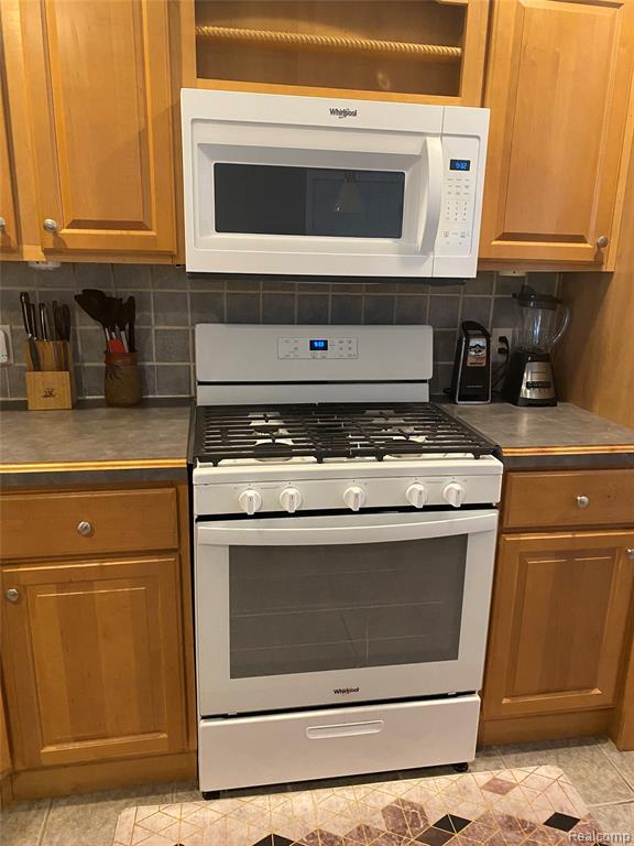 16106 Landcaster Way, Holly, MI 48442 — Photo 7