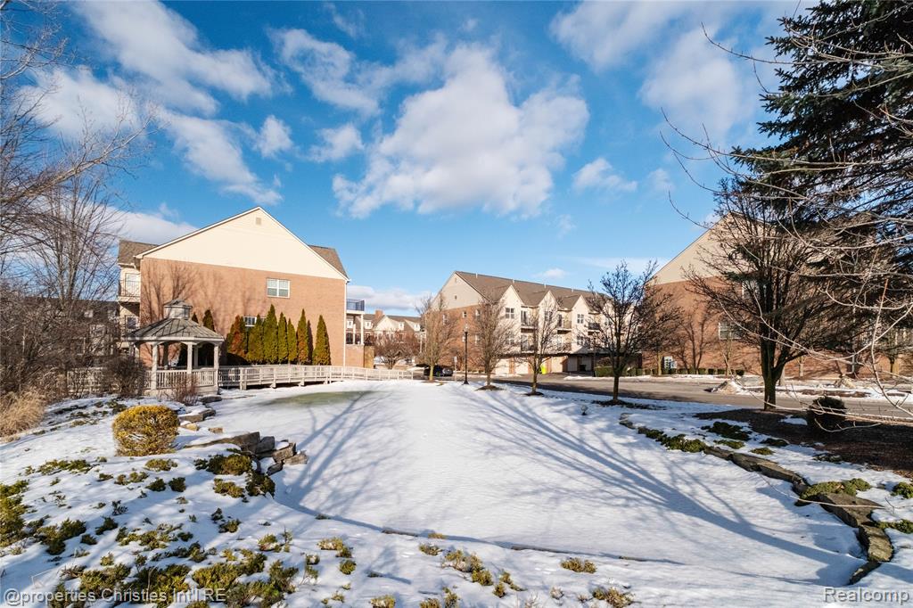 25558 Portico Lane, Novi, MI — Photo 30