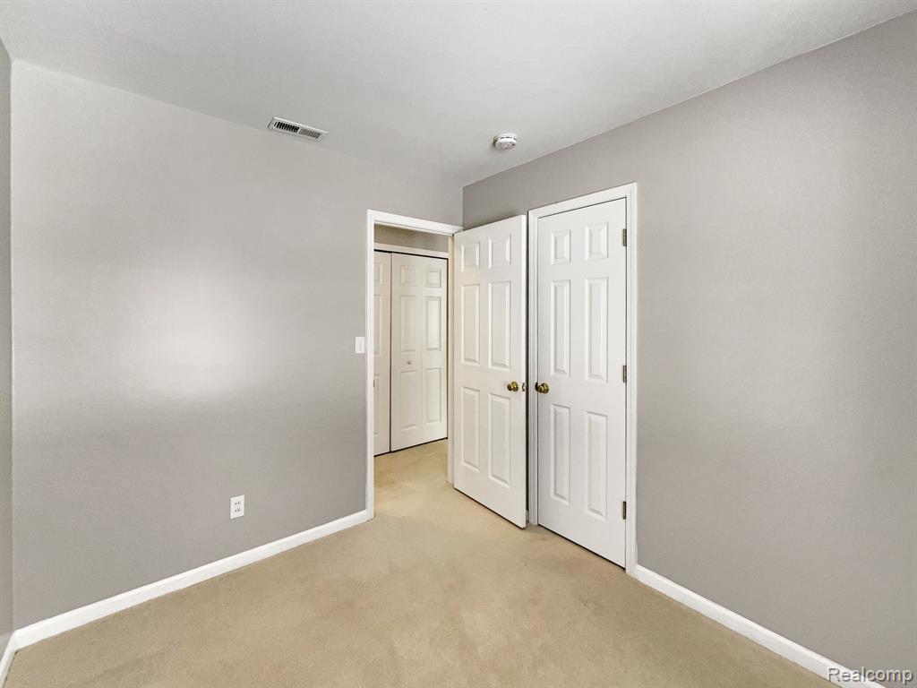 3674 OAKWOOD Street, Ann Arbor, MI 48104 — Photo 17