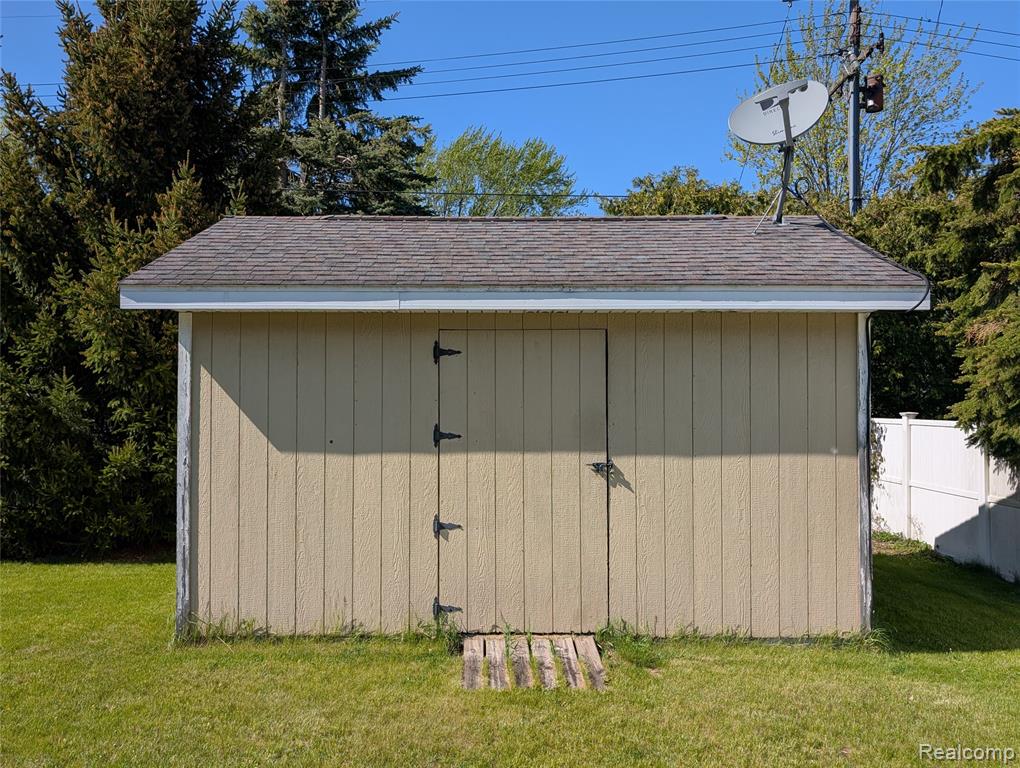 285 W Irwin Street, Bad Axe, MI 48413 — Photo 13