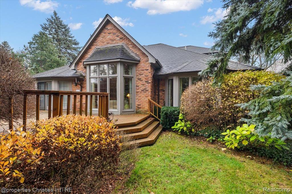 5579 Pine Brooke Court, Bloomfield Hills, MI 48304 — Photo 44