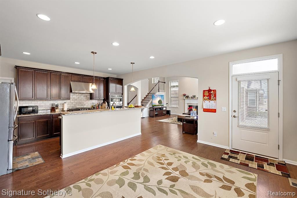50472 SCARBOROUGH Road, Canton, MI 48188 — Photo 16