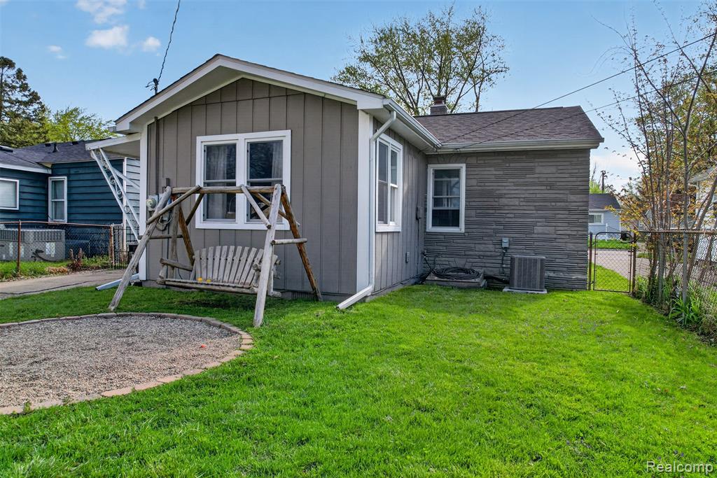 27709 Dartmouth Street, Madison Heights, MI 48071 — Photo 18