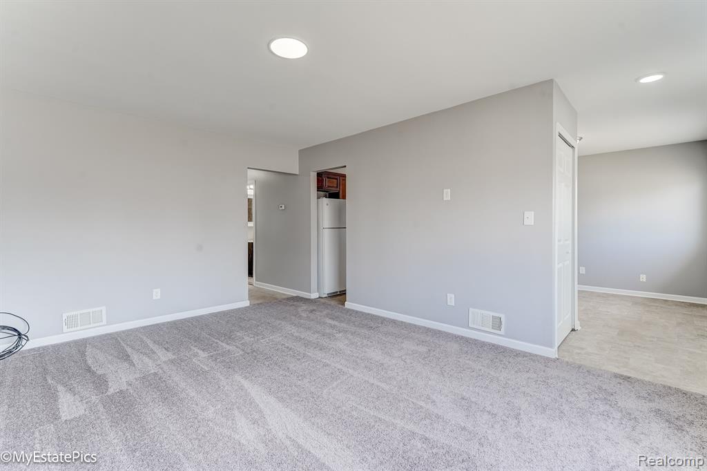 547 S Hawthorne Street, Westland, MI 48186 — Photo 13