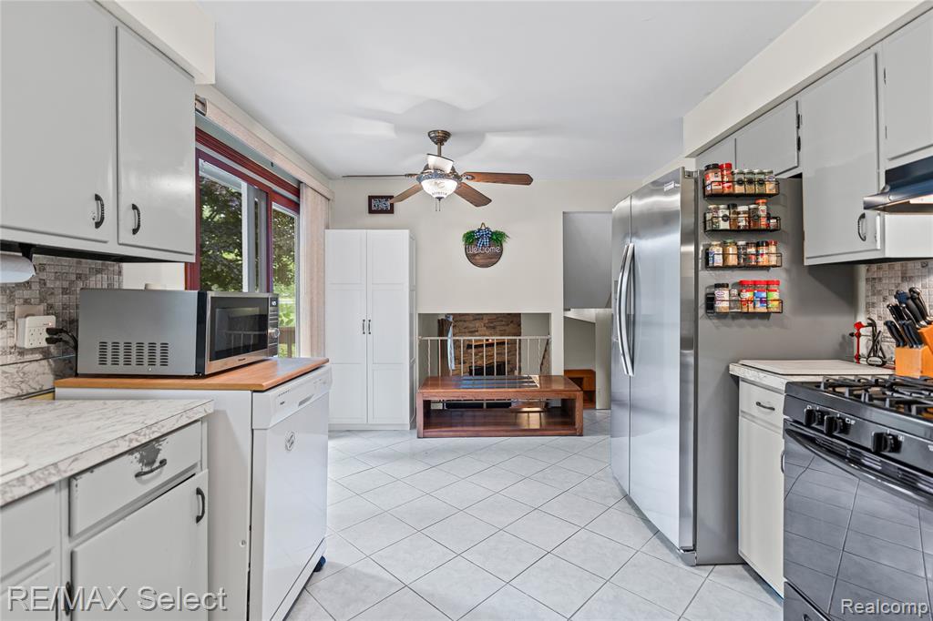 5368 Dunbar Drive, Grand Blanc, MI 48439 — Photo 7