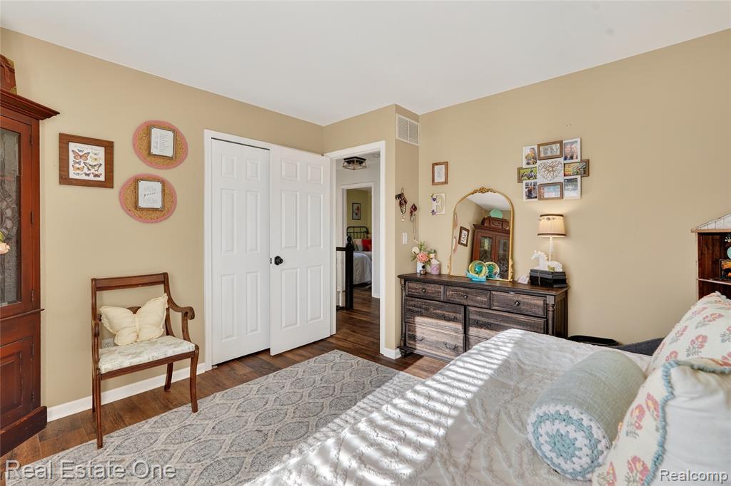 564 Dorchester Way, Milford, MI 48381 — Photo 37