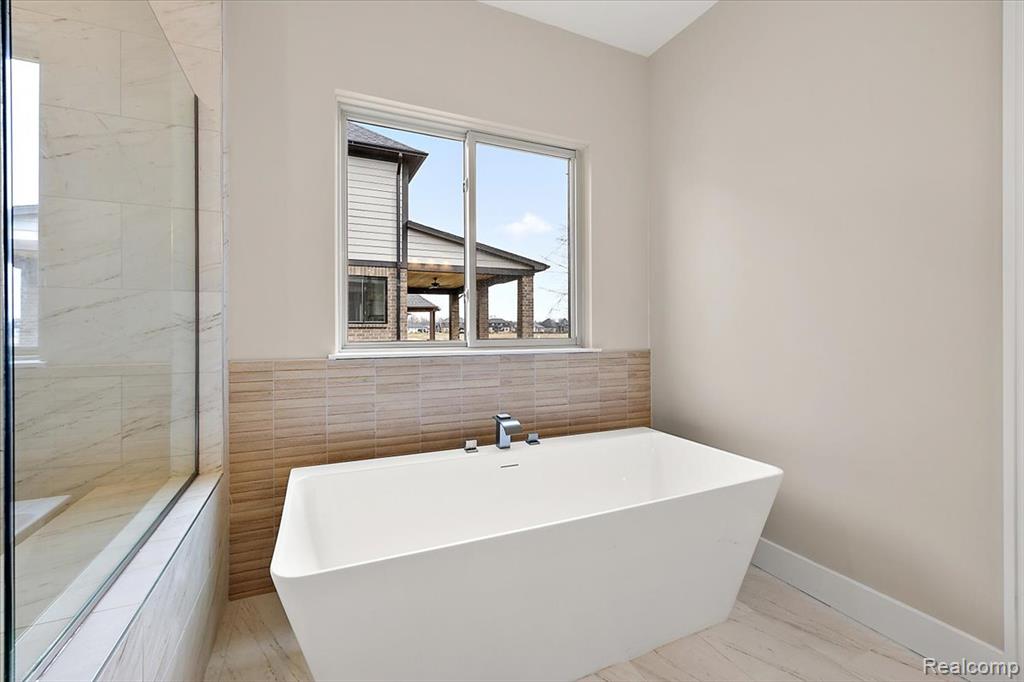 24244 Tullymore Drive, Macomb, MI 48042 — Photo 35