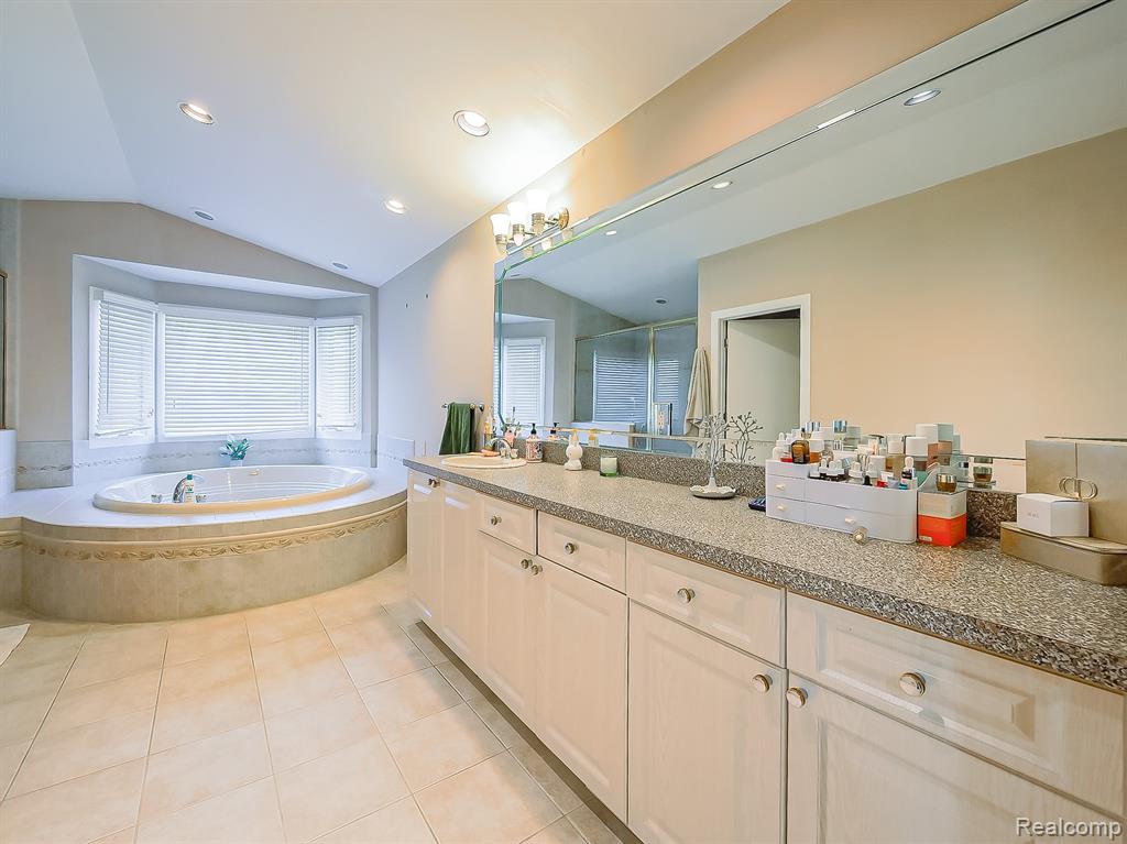 6310 Branford Drive, West Bloomfield, MI — Photo 50