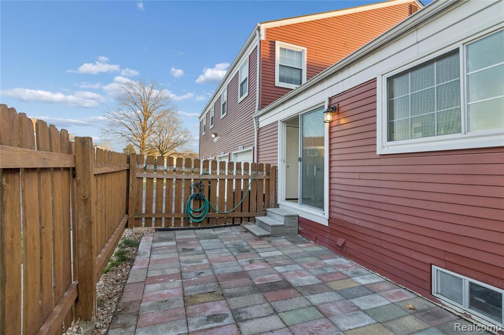 23643 N Rockledge, Novi, MI — Photo 27