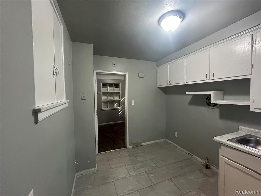 9961 VAUGHAN Street, Detroit, MI 48228 — Photo 3