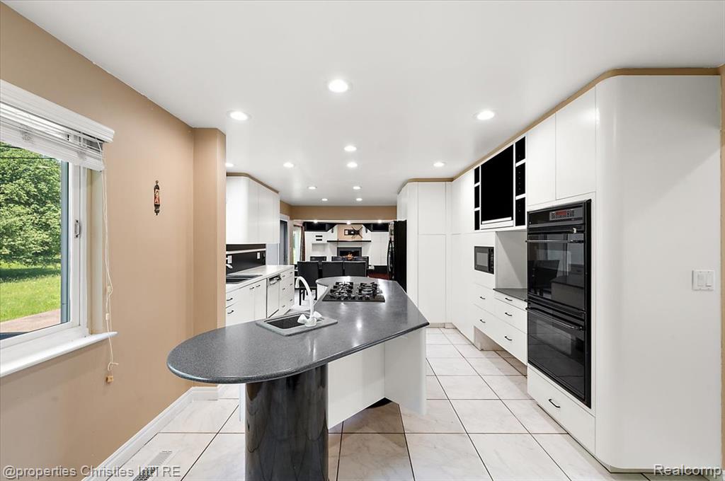 6628 Heather Heath, West Bloomfield, MI — Photo 19