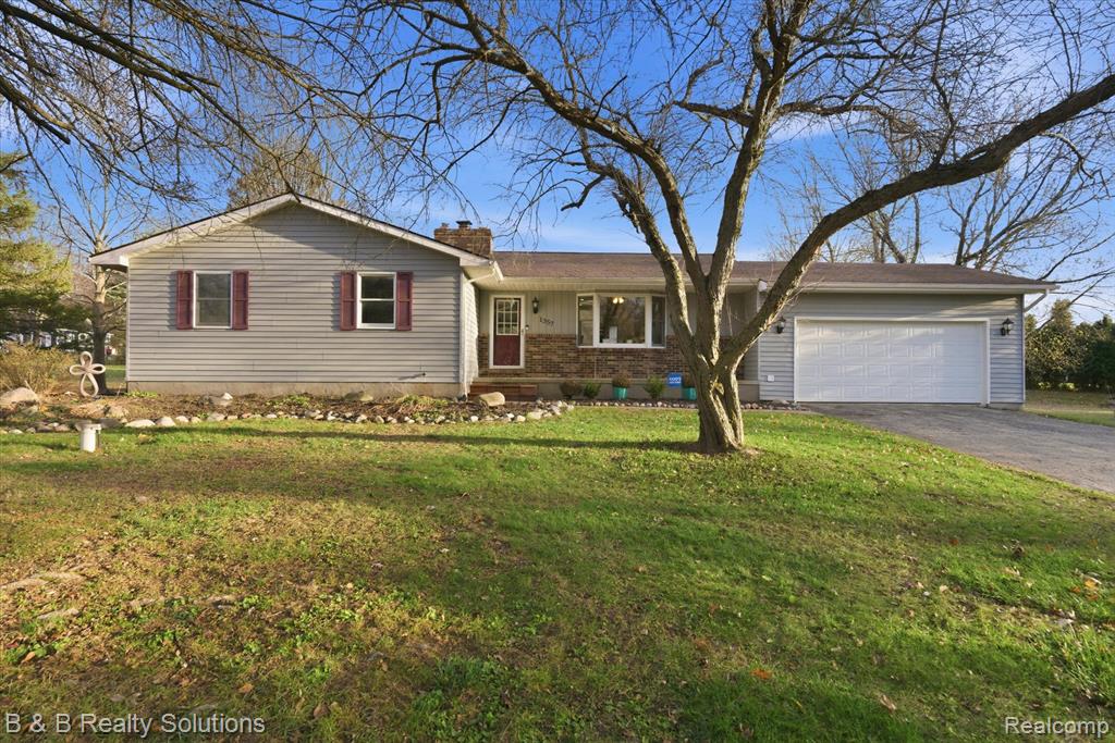 1357 Bloomingfield Drive, Lapeer, MI 48446 — front exterior