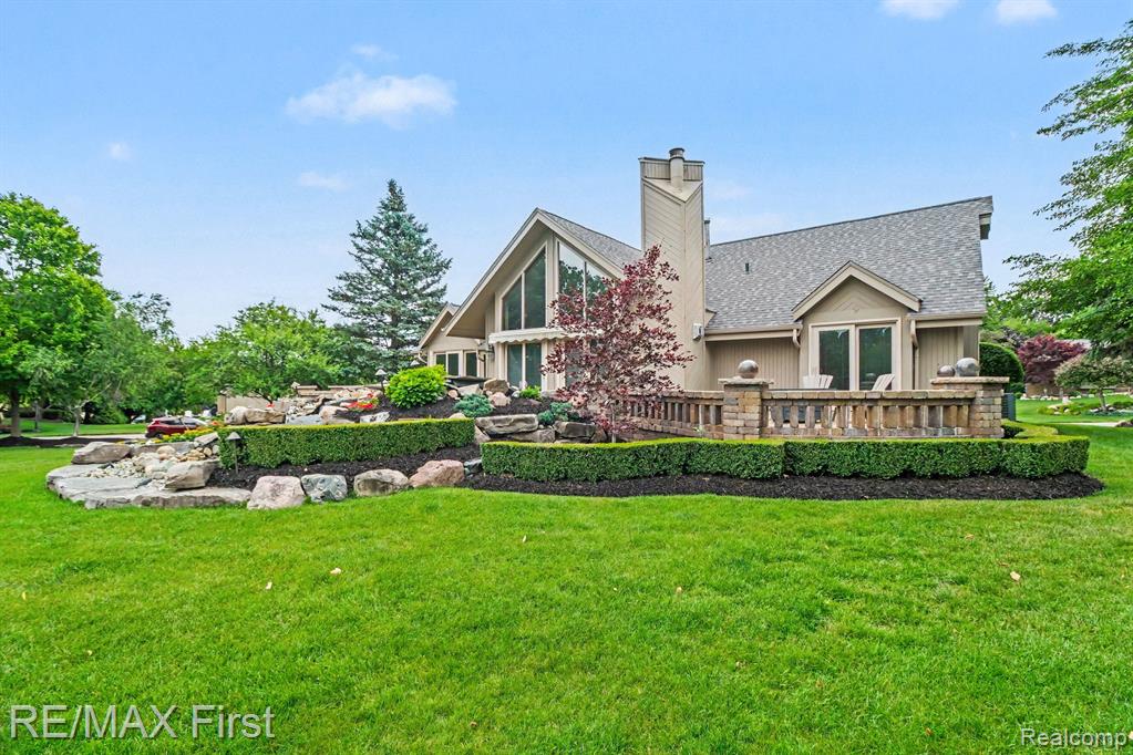 601 Brookwood Lane E, Rochester Hills, MI 48309 — Photo 9