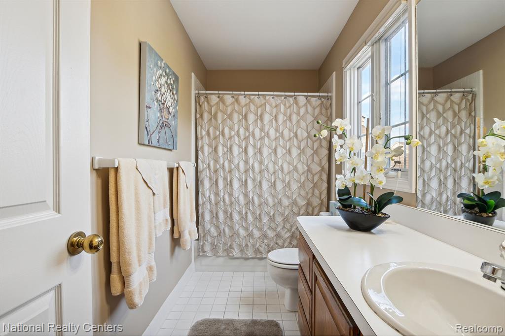 47704 BLUE HERON Drive S, Northville, MI 48168 — Photo 33