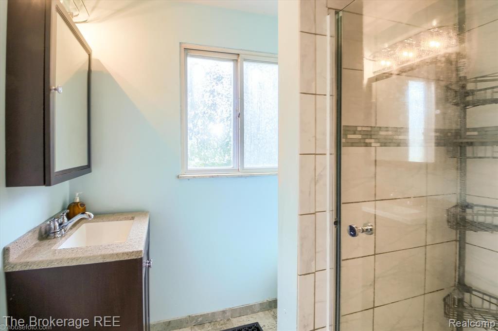 732 E Grand Blanc Road, Grand Blanc, MI 48439 — Photo 15