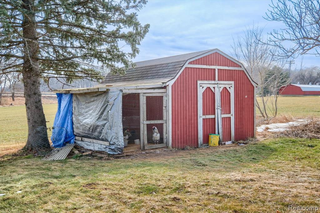 5946 Hart Road, Vassar, MI 48768 — Photo 30