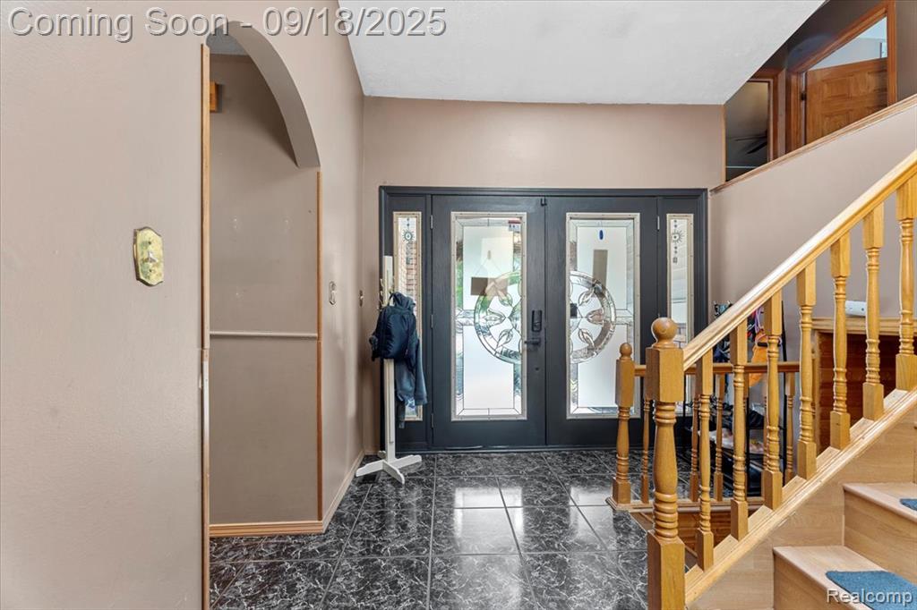 21946 Camille Court, Woodhaven, MI 48183 — Photo 3