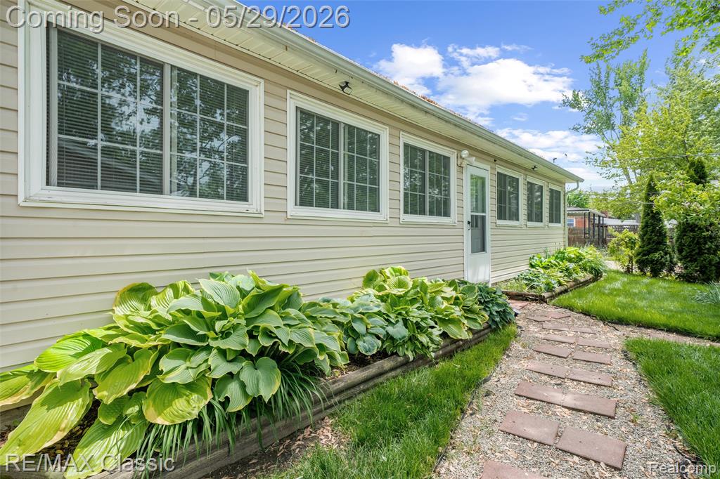 15586 Oakbrook Street, Romulus, MI 48174 — Photo 41