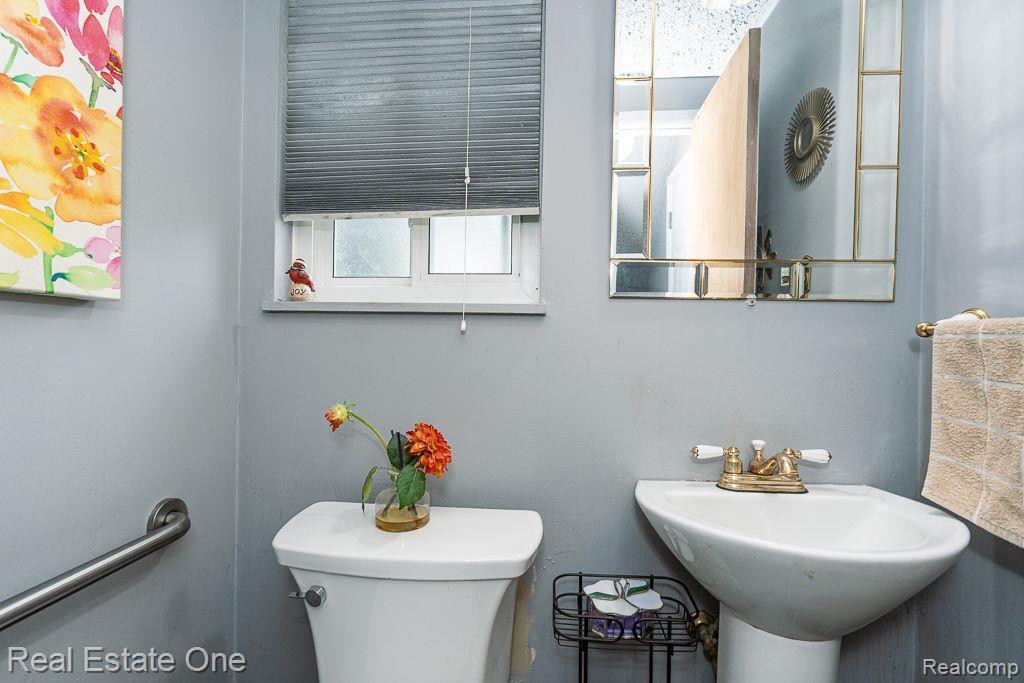 39553 Rambler Drive, Sterling Heights, MI 48313 — Photo 9