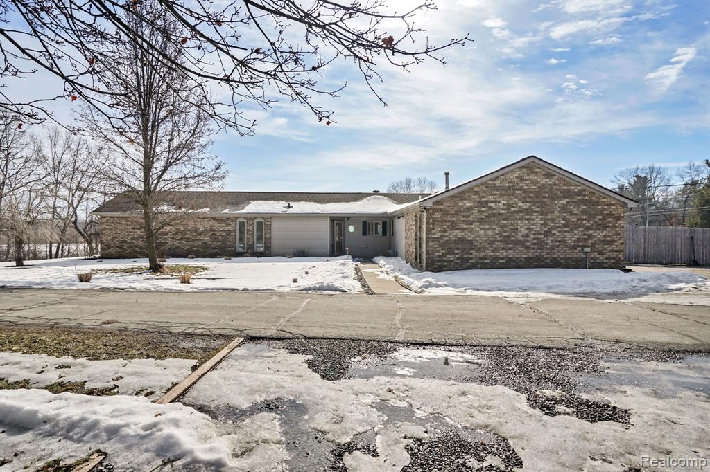 35 Leece Road, Ortonville, MI 48462 — Photo 2