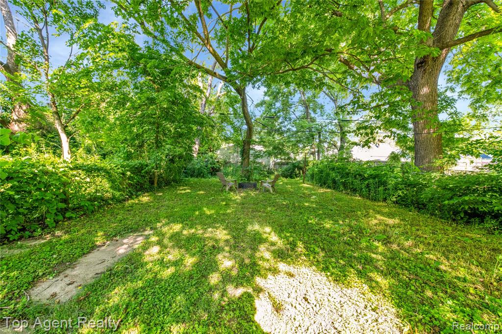 9917 Rutland Street, Detroit, MI 48227 — Photo 24