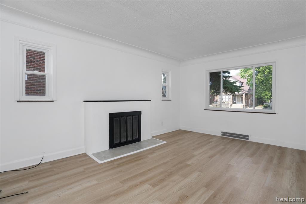 5743 Buckingham Avenue, Detroit, MI 48224 — Photo 6