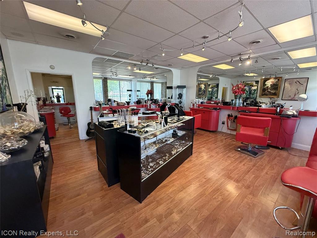 6451 Rochester Rd, Troy, MI 48085 — Photo 8